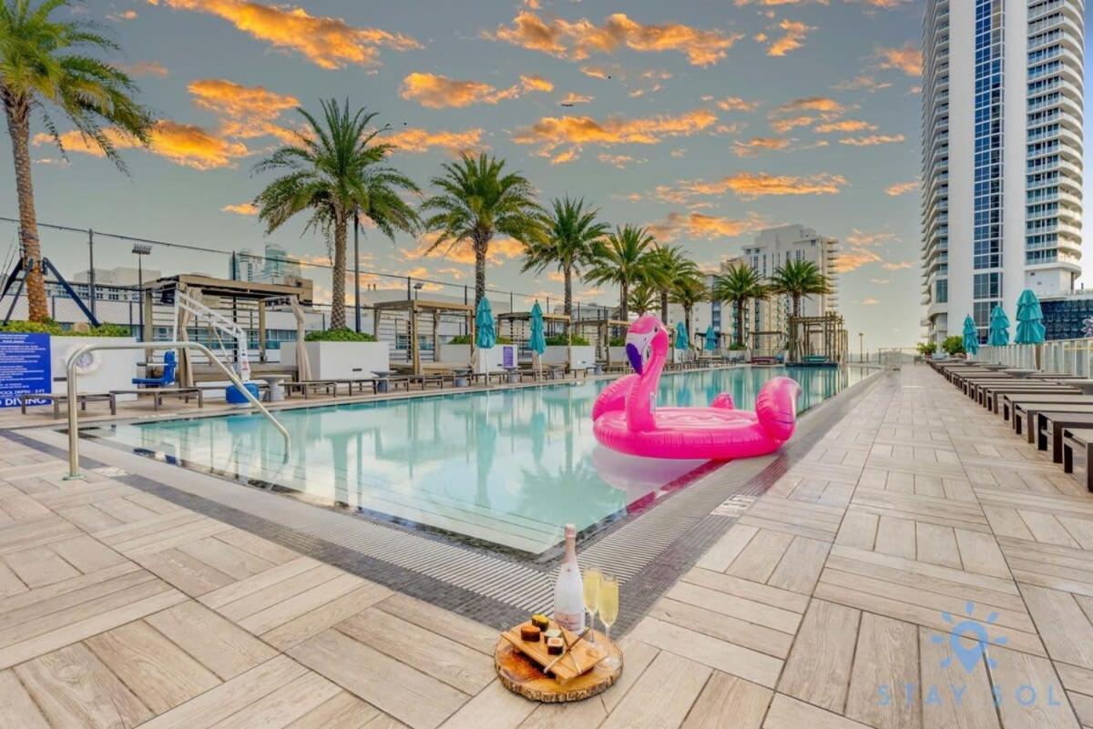 Appartamento Bayview Luxury: 3Br Pools Oceanfront Amenities Hollywood Esterno foto